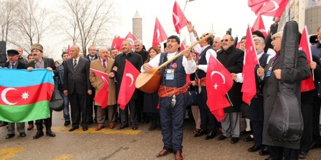 Uluslararası Yaşar Reyhani Aşıklar Şöleni Başladı