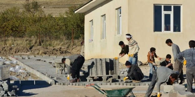 Tuşba Belediyesi’nin Hizmetleri Takdir Topluyor