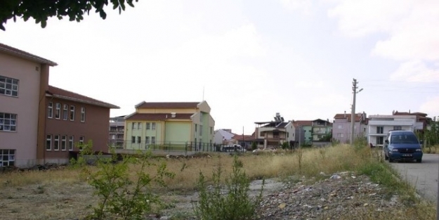 Uşak’ta Yeni Bir Park Çalişmasina Daha Başlandı