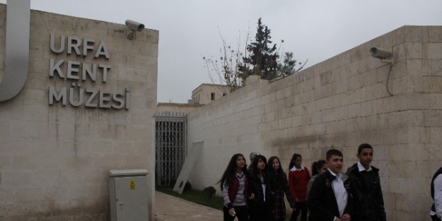 Öğrenciler Tarihi Yerleri Gezdi