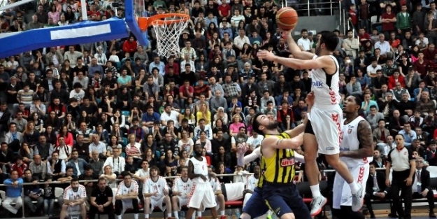 Uşak Sportif Pazar Günü Fenerbahçe’yi Konuk Edecek