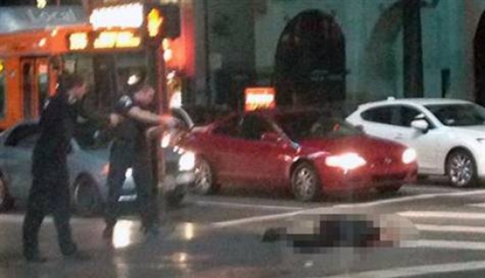 ABD polisi sokak ortasında vurdu