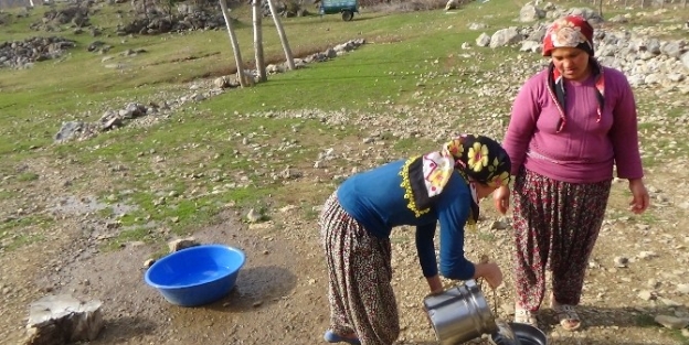 (özel Haber) 90 Yıldır Kuyudan Su İçiyorlar