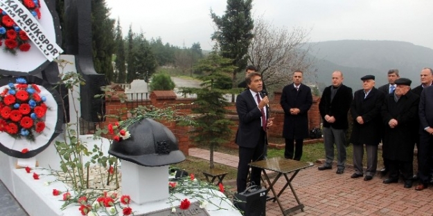 Metin Türker Mezarı Başında Anıldı