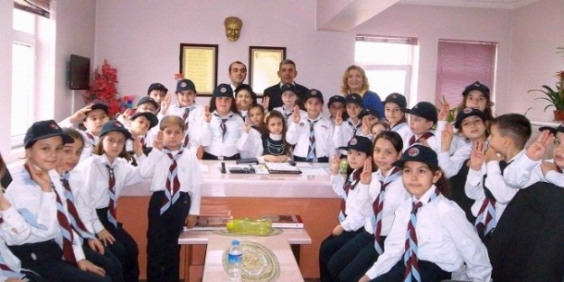 Küçük İzcilerden Manyas’ta Unutulmaz Gösteri