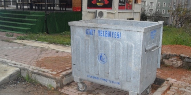 Çöp Konteynırlarına Cep Açma Çalişmalari Sürüyor