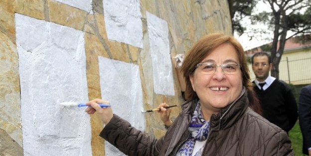 Mutluluğun Resmi Gültepe’de Çizildi