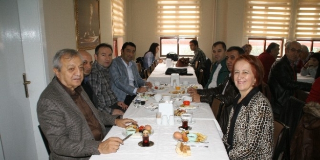 Devrek Anadolu Lisesi’nden Dayanışma Kahvaltısı