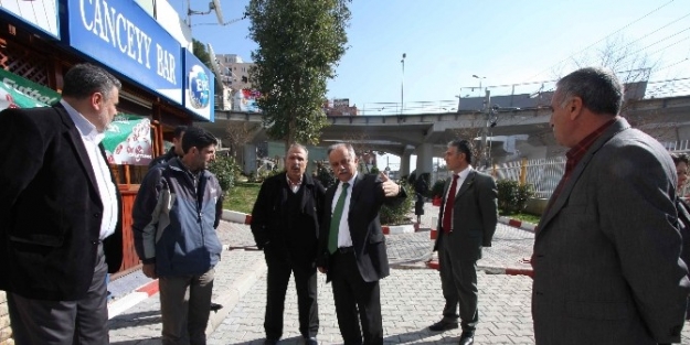 Bayraklı’ya 301 Metrekare Kilit Parke