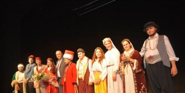 Salak Oğlum Ortaoyununa Yoğun İlgi