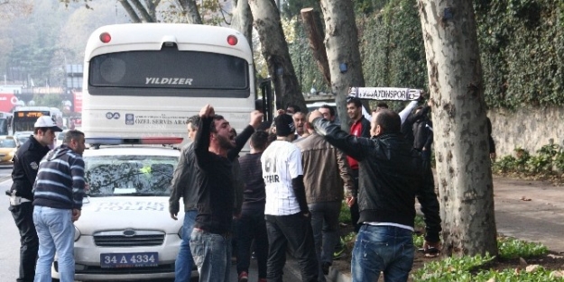 Aydınspor 1923 Taraftarından Aracı Yanan Sürücüye Teselli