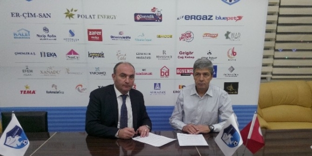 B.b. Erzurumspor Turhan Özyazanlar İle Anlaştı