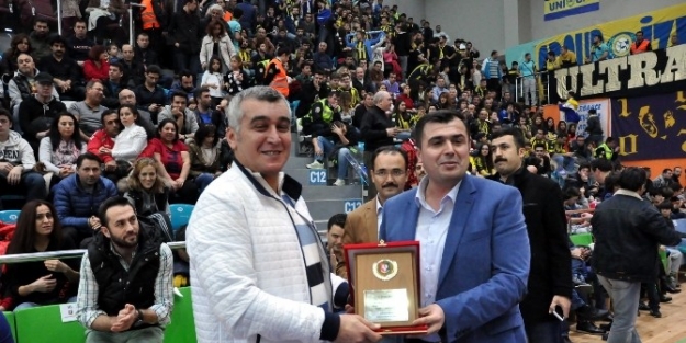 Aşigolara Destek Olanlara Teşekkür Plaketi