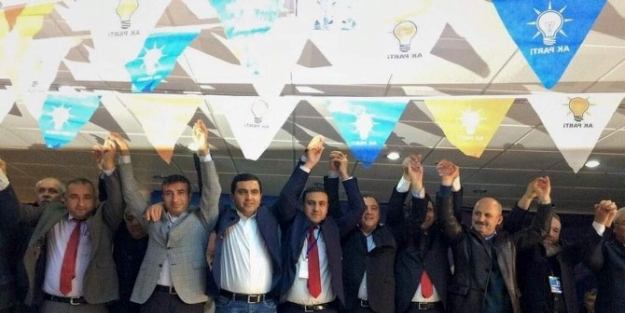 Ak Parti Çiçekdaği İlçe Kongresi Yapıldı