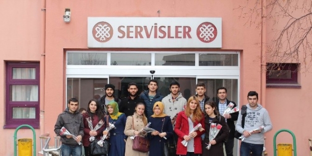 Gençlerden Hastalara Moral Ziyareti