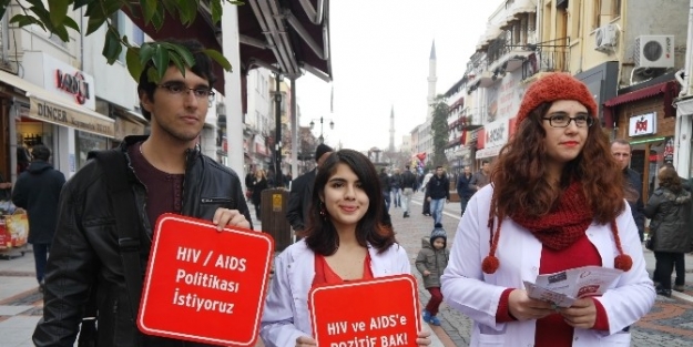 Tıp Öğrencileri Hıv Ve Aıds’e Dikkat Çekti