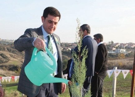 Ato’nun, ‘120. Hatıra Ormanı’ Fidanları Toprakla Buluştu