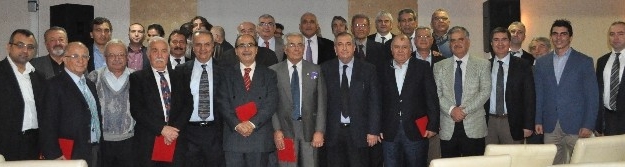 Meslekte 25 Ve 30 Yılını Dolduran Cerrahlara Plaket