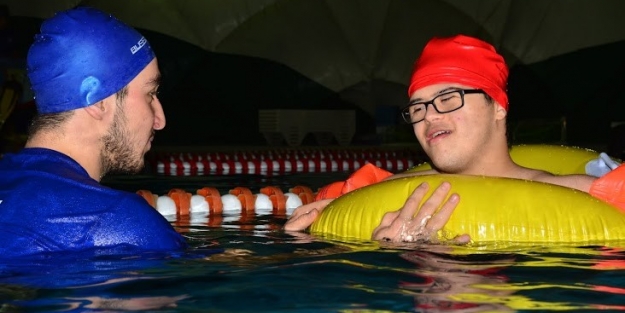 Üniversiteli gençler onları unutmadı