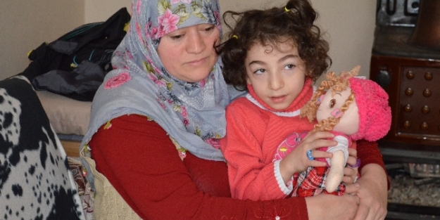 Minik Sude Naz yürümek istiyor