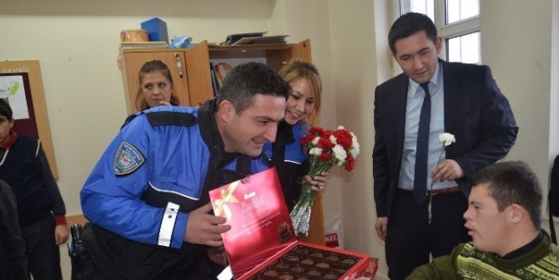 Tdp Ekipleri Recep Birsen Özen Özel Eğitim Uygulama Okulu Ve İş Eğitim Merkezini Ziyaret Etti