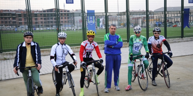 Bisikletçilerin hedefi milli takım