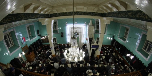 500 Yıllık ‘binbir Hatim’ Geleneği Başlıyor