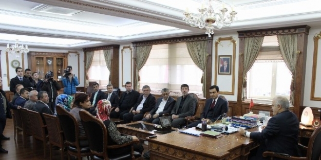 Bedlediye Meclis Üyeleri Vali Şentürk’ü Ziyaret Etti