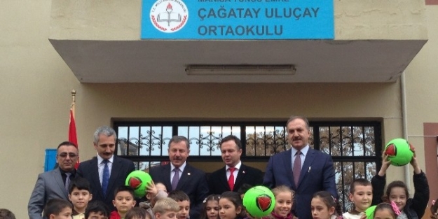 Öğrenci Başkanı İstedi, Okul Spor Malzemelerine Kavuştu