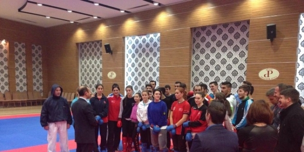 Karatecilere Ziyaret