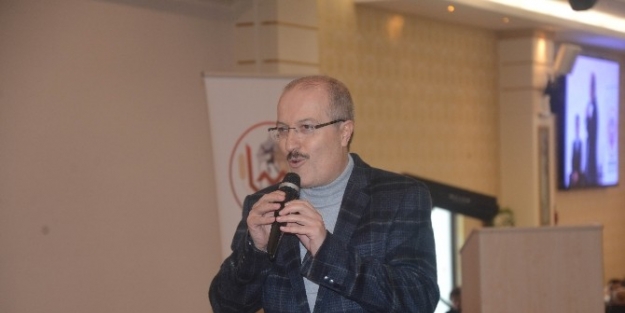 Nihat Hatipoğlu’na Büyük İlgi