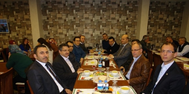 Eğitim Bir-sen Tanışma Yemeğinde Buluştu