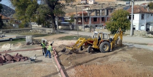 Korkuteli Kargalık Mahallesi’nde Yeni Park Yapımı Başladı