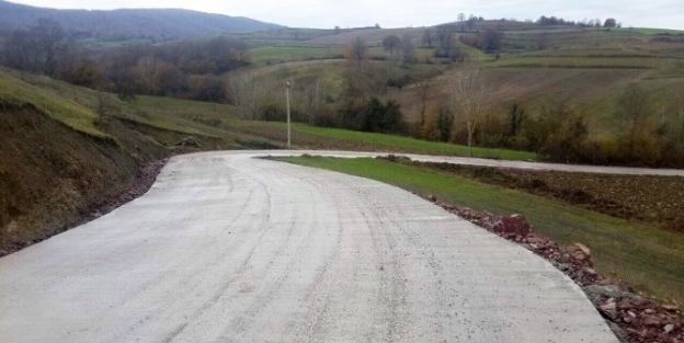 Kandıra’da Üç Köye Beton Yol