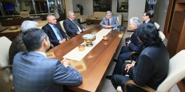 Başkan Karaosmanoğlu Hemşehri Derneklerini Kabul Etti