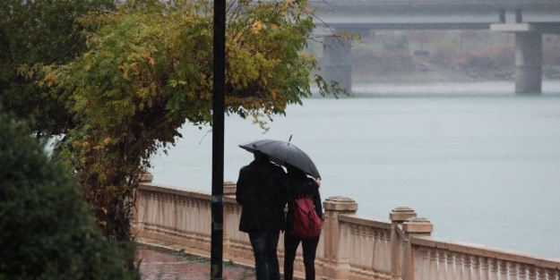 Adana’da Hafta, Yağmurlu Ve Parçalı Bulutlu Geçecek