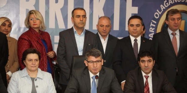 Ak Parti Teşkilatı Başbakan’ı Karşılamaya Hazır