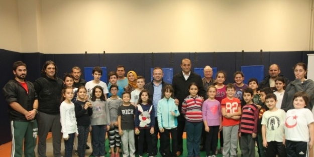 Geleceğin Eskrimcileri Yetişiyor