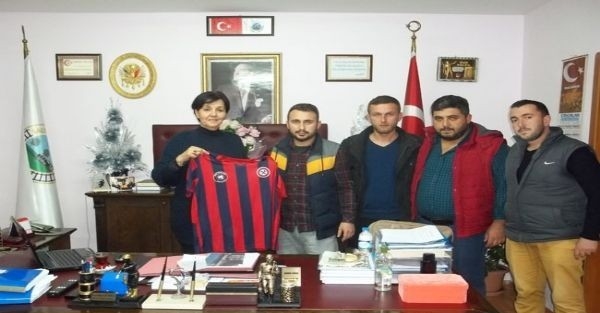 Saltukovalı Gençlerden Başkan Güneş’e Ziyaret