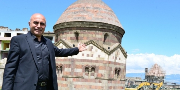 Yakutiye, Üç Kümbetler Tarihi Yarımadasını Oluşturuyor