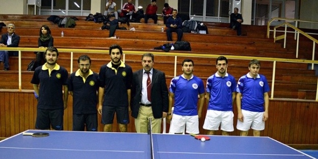 Etü Masa Tenisi Takımı Ünilig’e Katıldı