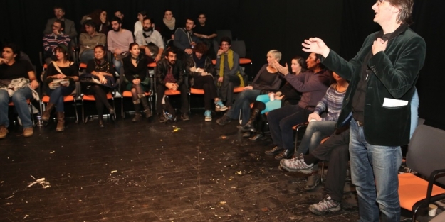 Aleksandar Popovski seyirciyle buluştu