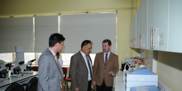 Iğdir Üniversitesi’ne 400 Bin Tl Değerinde Laboratuvar Cihazı Hibe Edildi