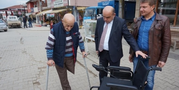 Akülü Tekerlekli Sandalye Hediye Edildi