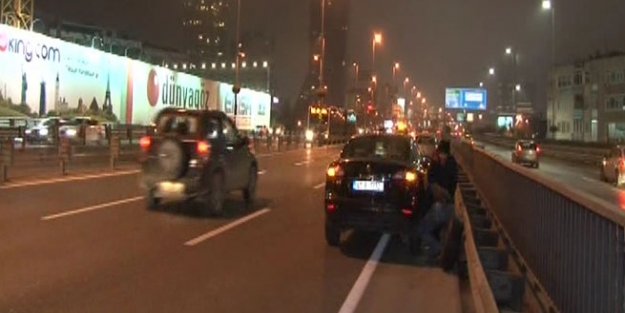 Haliç Köprüsü'nde falçata şoku