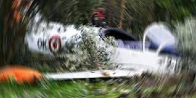 Evin üzerine özel jet uçağı düştü