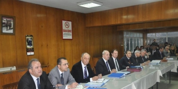 Tekirdağ Büyükşehir Belediye Başkanı Kadir Albayarak: "2015 Mart Ayından İtibaren Yol Konusunda Atılım Yapmayı Hedefliyoruz"