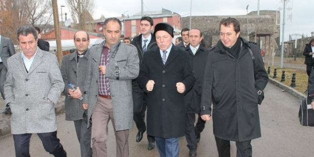 Sekmen, Gazetecilerle Birlikte Yapılan Hizmetleri Yerinde İnceledi