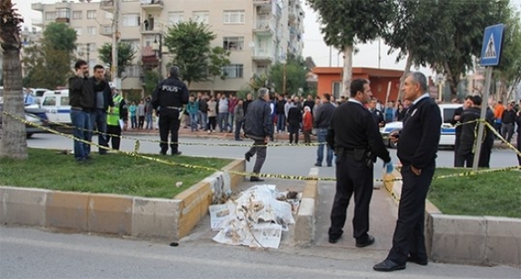 Öğretmen, boşandığı eşini feci şekilde öldürdü!