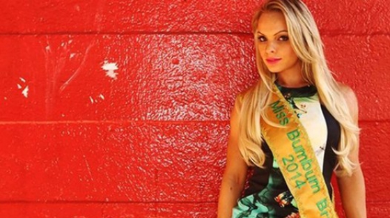 Ünlü manken bekaret zarını diktirdi